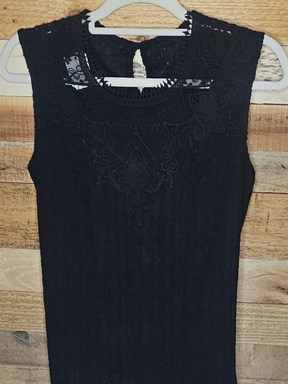 Women's Black Lace Applique Sleeveless Tank Top